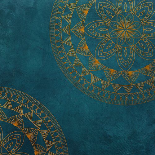 Goudbruine mandala's op een donker cyaan achtergrond