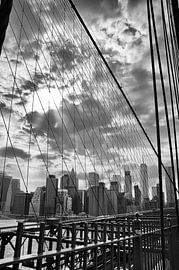 Skyline New York vanaf de Brooklyn Bridge van Karin Mooren