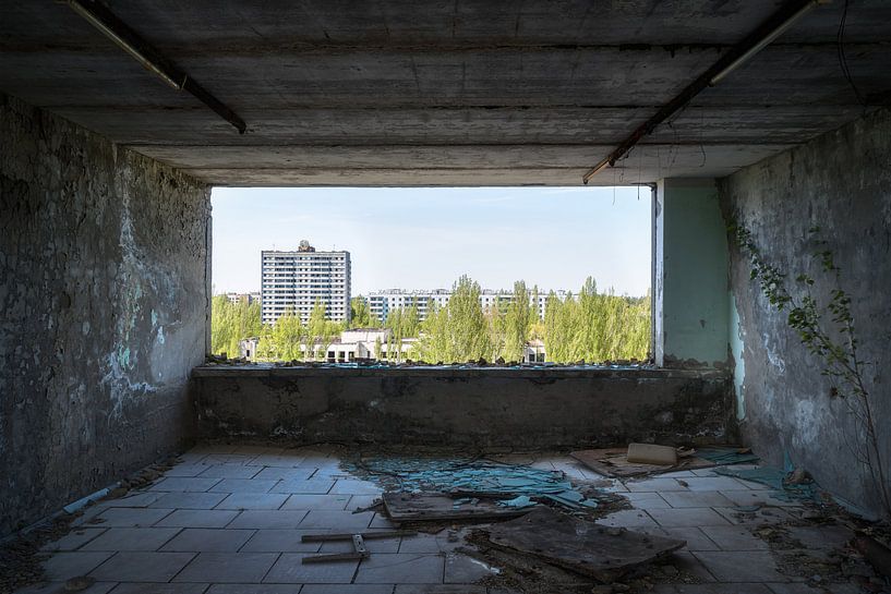 Uitzicht op de Verlaten Stad. van Roman Robroek - Foto's van Verlaten Gebouwen