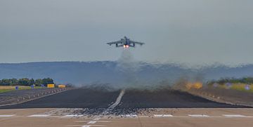 Duitse Panavia Tornado vertrekt met full afterburner. van Jaap van den Berg