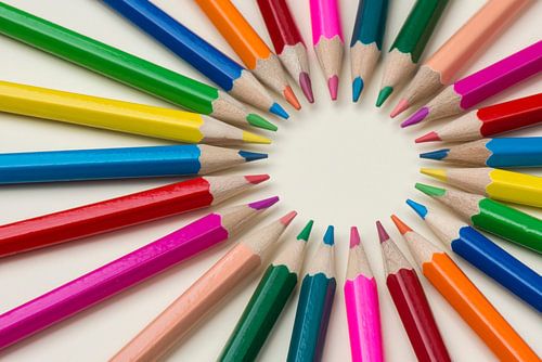 Collectie van bont gekleurde potloden