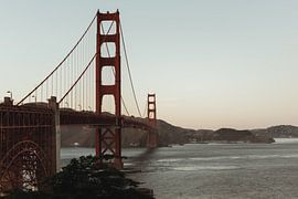 Die Golden Gate Bridge fotografiert bei Sonnenuntergang in San Francisco | Reisefotografie Fine Art  von Sanne Dost