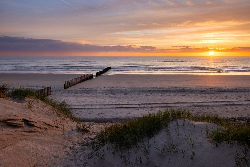De Kerf (Schoorl aan zee) with view of the breakwater in Sea by René Groeneveld