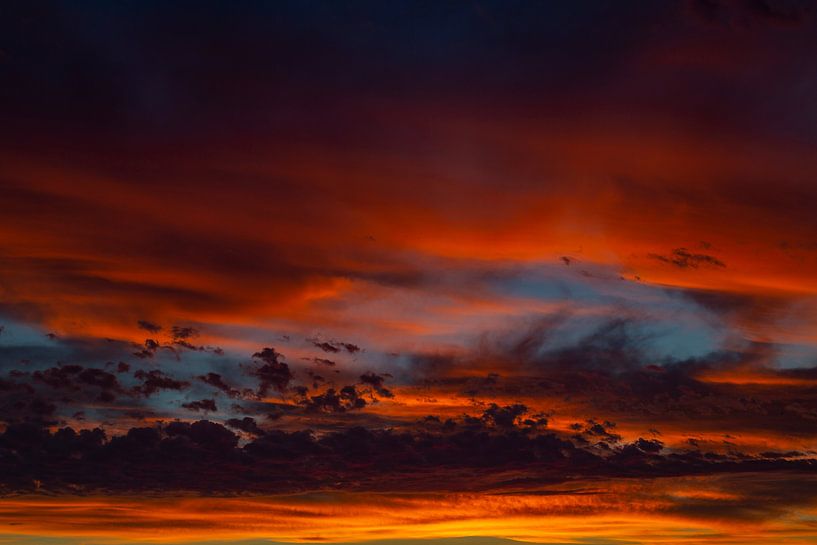 Zonsondergang Bloubergstrand Beach, Tafelberg Zuid Afrika von Willem Vernes