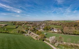 Drohnenpanorama von Eys während der Blütezeit von John Kreukniet