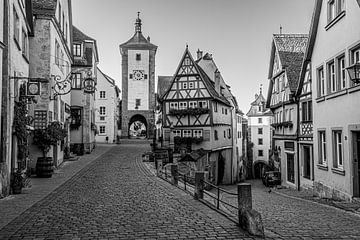 Plölein, Rothenburg ob der Tauber, Deutschland, In schwarz-weiß von Vincent de Moor