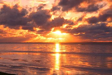 zonsondergang aan de Waddenzee van tiny brok
