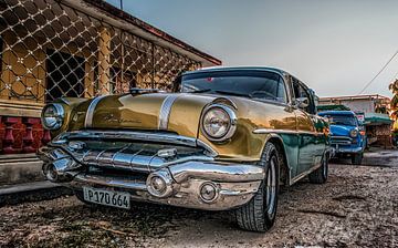 Gold American vintage car by Ferdinand Mul