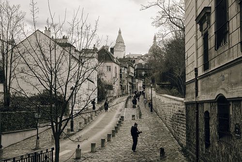 Ein zeitloser Spaziergang durch Montmartre, Paris von Robert Jan Smit