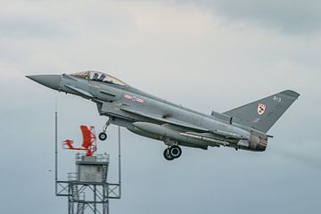 Take-off Royal Air Force Eurofighter Typhoon. van Jaap van den Berg