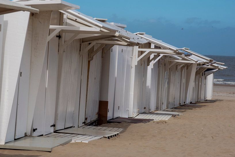 Beach houses on the North Sea by Blond Beeld