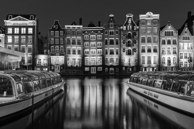 Amsterdam by Night van Bjorn Renskers