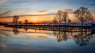 steiger in de ondergaande zon