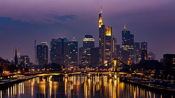 De skyline van Frankfurt am Main van Roland Brack