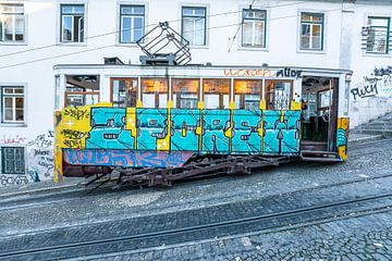 Lisbon's tramway by Leo Schindzielorz