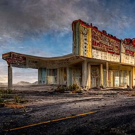 Abandoned 1950s casino along Route 66 by Harry Anders