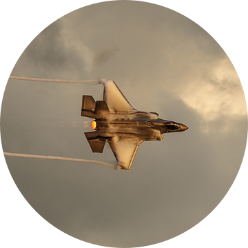 USAF F-35 Lightning II high speed pass Sanicole Airshow. van Jaap van den Berg