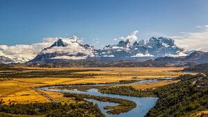 Torres del Paine mit Rio Serrano am Morgen, Nationalpark Torres del Paine, Chile