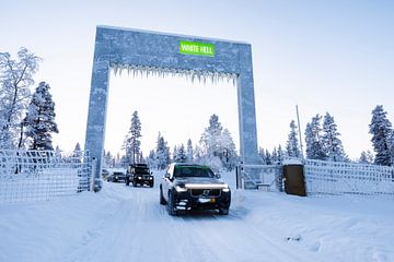 Toegangspoort van het White Hell Racecircuit // Saariselkä, Finland van PHOTORIK