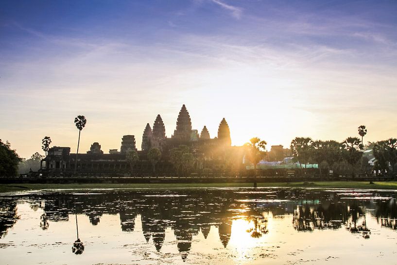 Lever de soleil sur le temple d'Angkor War sur Levent Weber