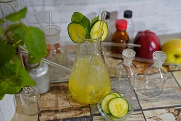 komkommer gin cocktail in fles