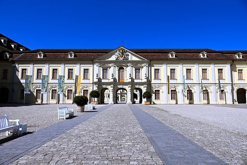 Le baroque doré rencontre le bleu estival