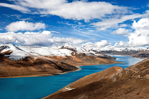 Yamdrok lake in Tibet