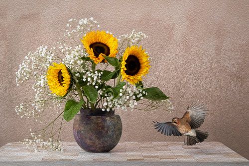 Stilleven met Zonnebloemen en Vogel van Cindy Dominika