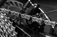 Rennrad in schwarz-weißem Detail