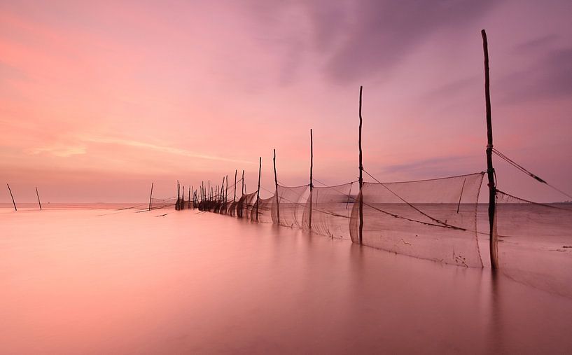 Fischernetze Texrl bei Sonnenaufgang von John Leeninga