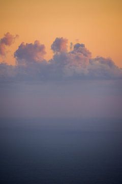 De avond valt boven de Atlantische Oceaan van Hugo Braun