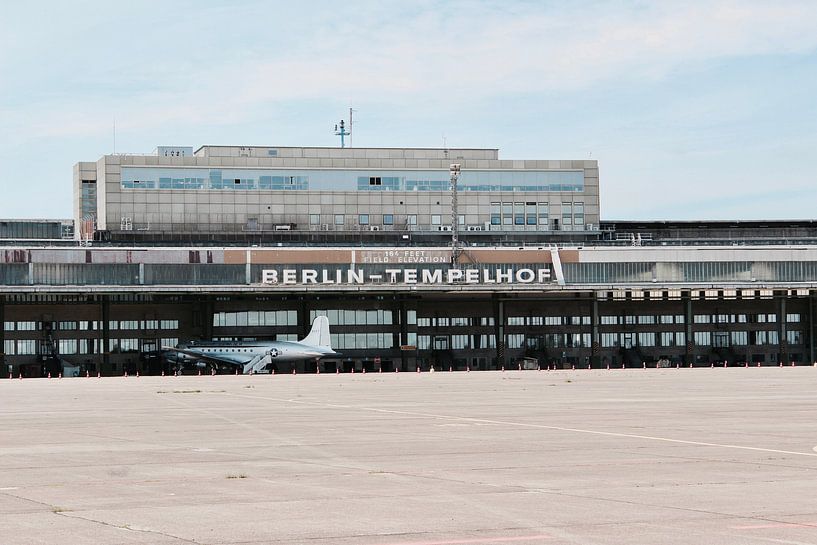 Berlin by Hello Pompoyo