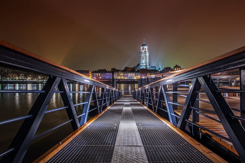 Deventer Skyline at Night met loopbrug by Jan Haitsma