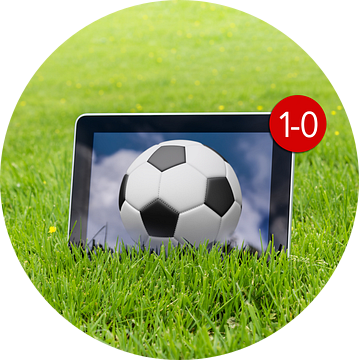 Voetbalscore 1-0 in een virtuele wedstrijd op een tablet van Peter Hermus