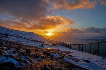 Winterse zonsondergang Fjellheisen van PhotoJoy