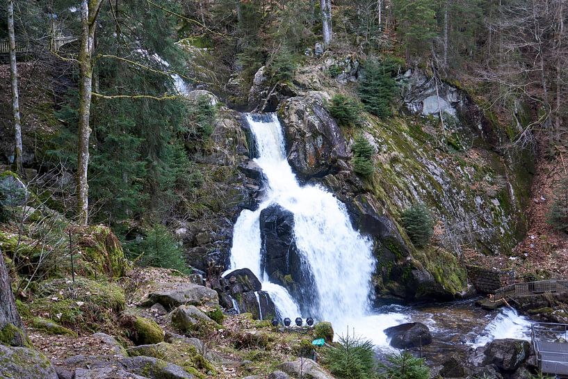 Les imposantes et magnifiques chutes d'eau de Triberg dans la Forêt-Noire par creativcontent