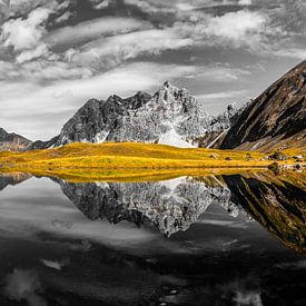 Herbstlicht über dem Eissee von Walter G. Allgöwer