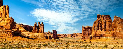 Panorama rotsformaties Three Gossips en Babel Tower in Arches National Park Utah USA