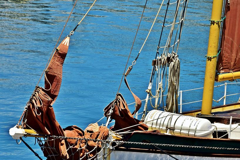 a sailing boat in the harbour by Werner Lehmann