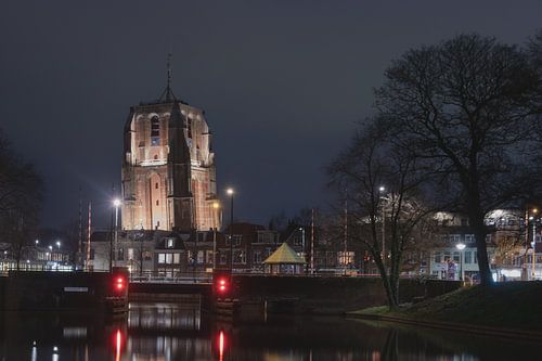 Der Turm Oldehove oder "das Skelett" in Leeuwarden ist das Wahrzeichen der Stadt.