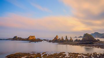 Zonsopkomst bij Playa Gueirua, Asturië, Spanje van Henk Meijer Photography