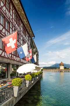 LUZERN Aan de oever van de Reuss