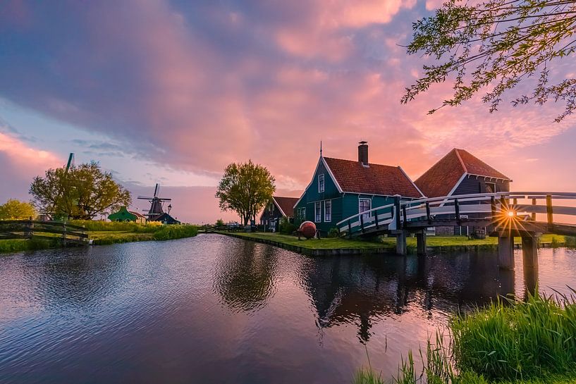 Sunrise at the Zaanse Schans by Henk Meijer Photography