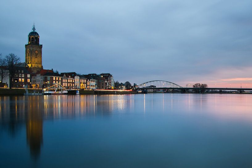 Lebuinuskerk Deventer sur la rivière Ijssel par GeFo @photo