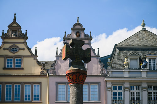 Market cross Trier