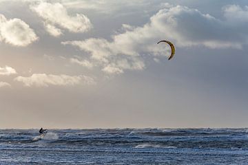 Kite-Surfer von Ton de Koning