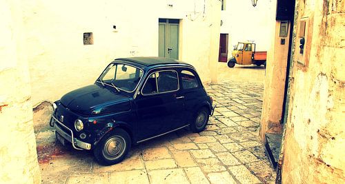 Italien - Apulien - Fiat 500 und Ape in der Altstadt von Martina Franca 