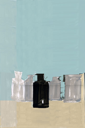 Stillleben mit schwarzer Flasche