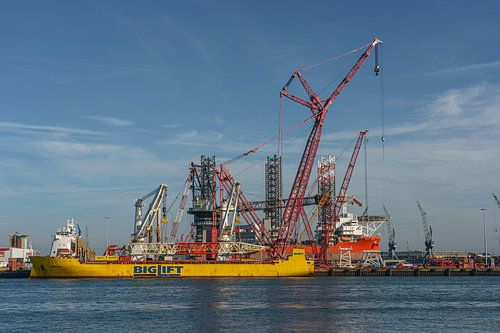 Site of Mammoet with pair of huge cranes.