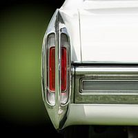Rücklicht eines amerikanischen Retroautos aus den fünfziger Jahren